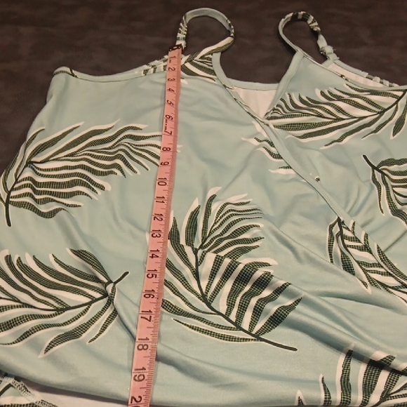 Tropical Leaf Print Cami Top - Picture 7 of 8